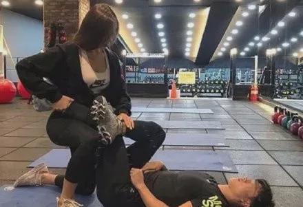 做健身房私教赚钱吗_健身房赚钱套路_健身房私教收入